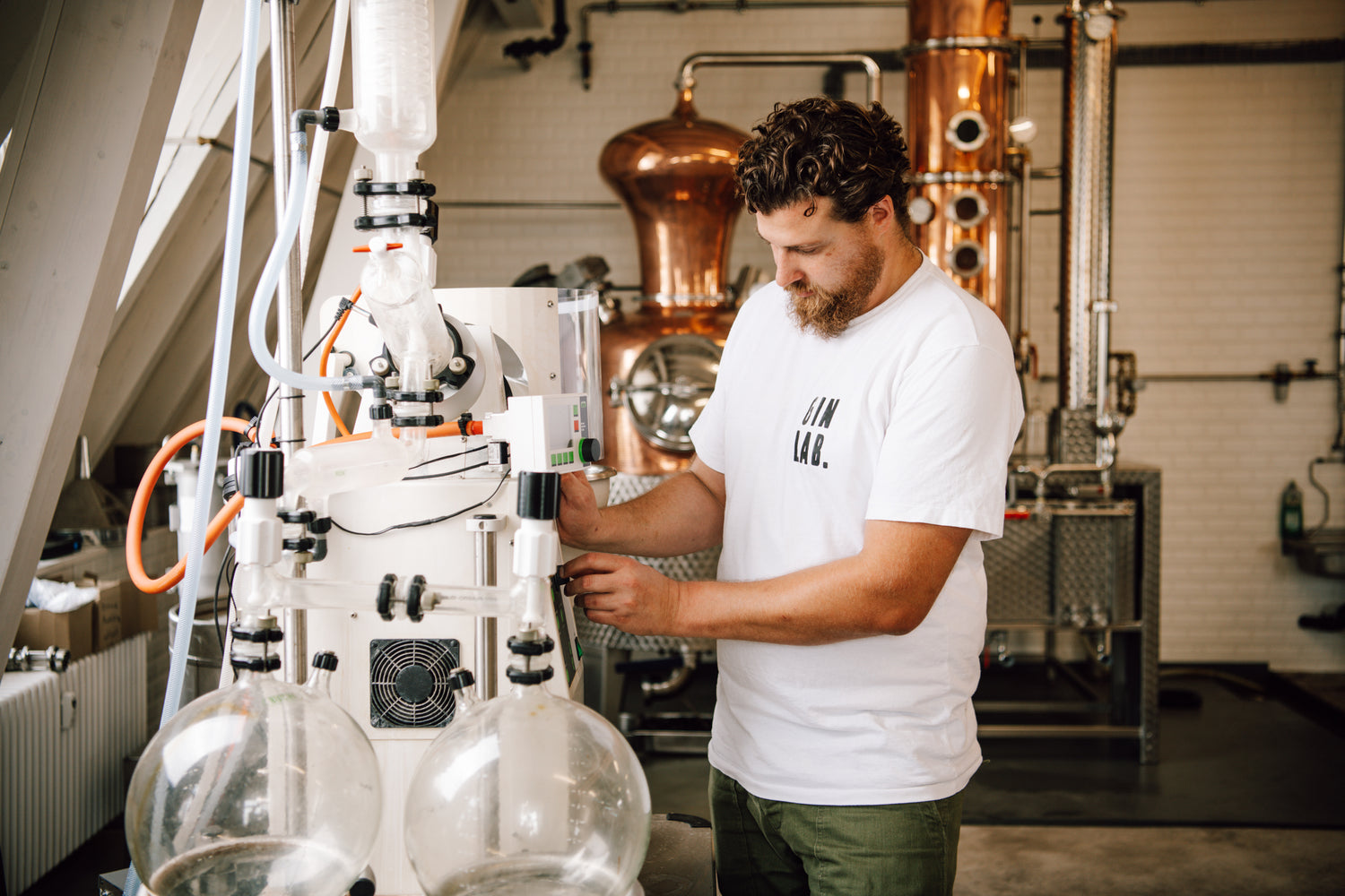 Distilleria Holstein presso la Basel Aktienmühle, specializzata nella produzione di gin